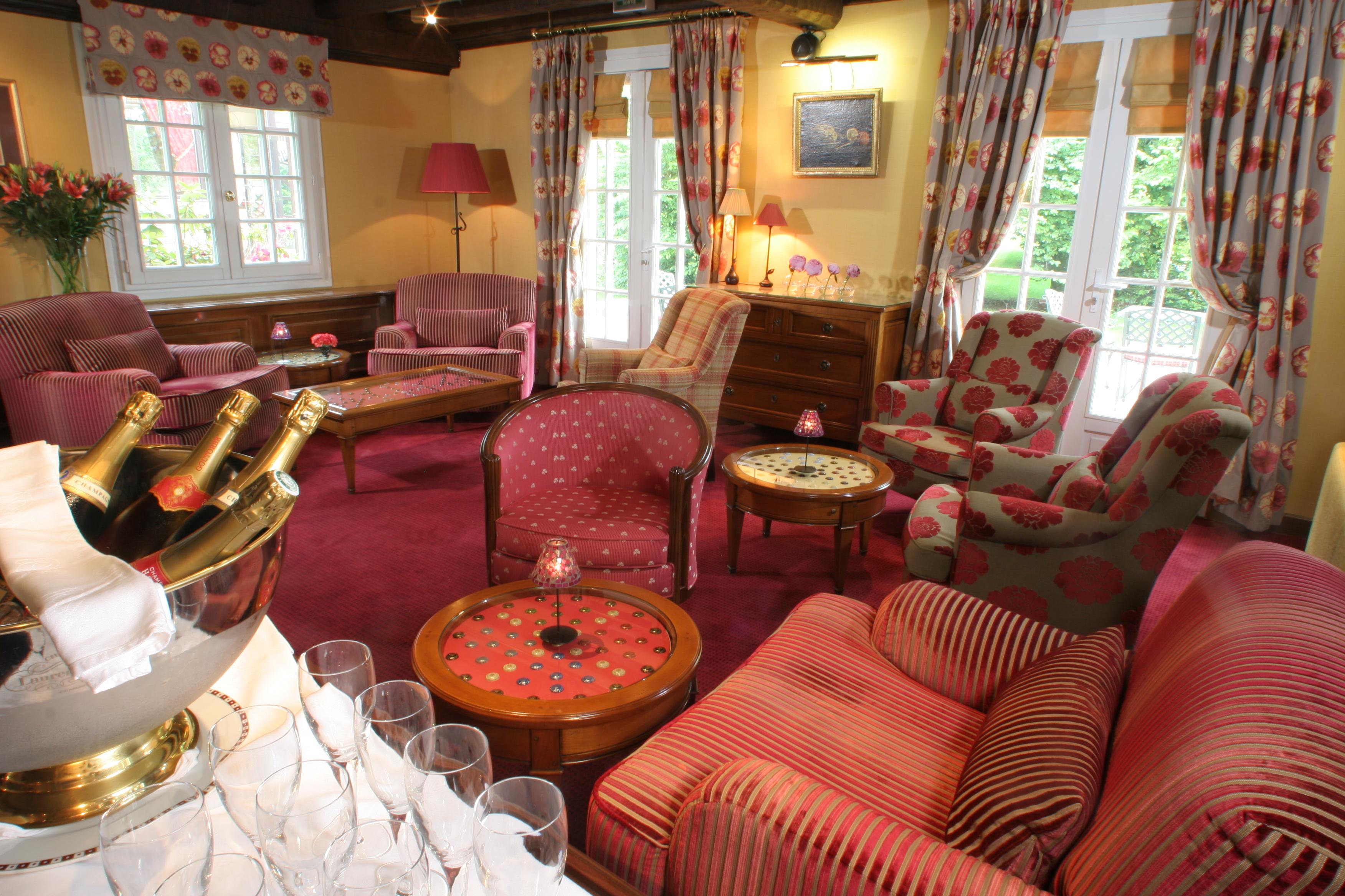 Hostellerie Briqueterie & Spa Champagne Vinay  Εξωτερικό φωτογραφία The lounge at the hotel