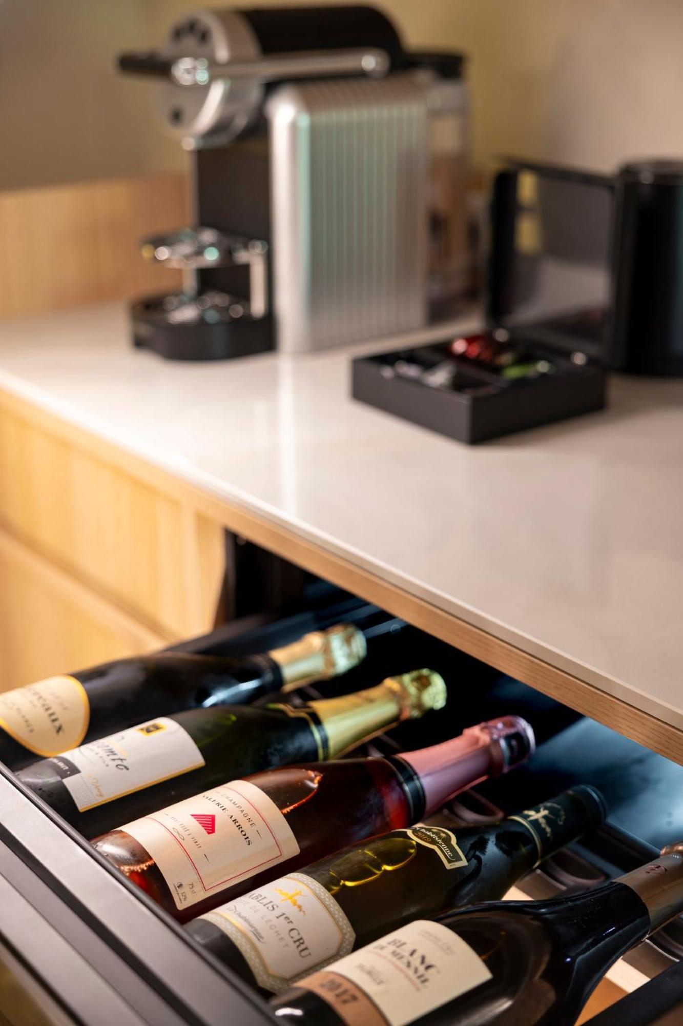 Hostellerie Briqueterie & Spa Champagne Vinay  Εξωτερικό φωτογραφία Wine drawer